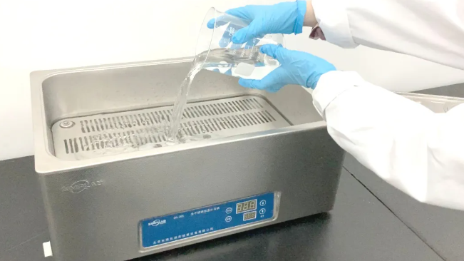 实验室水浴锅使用须知